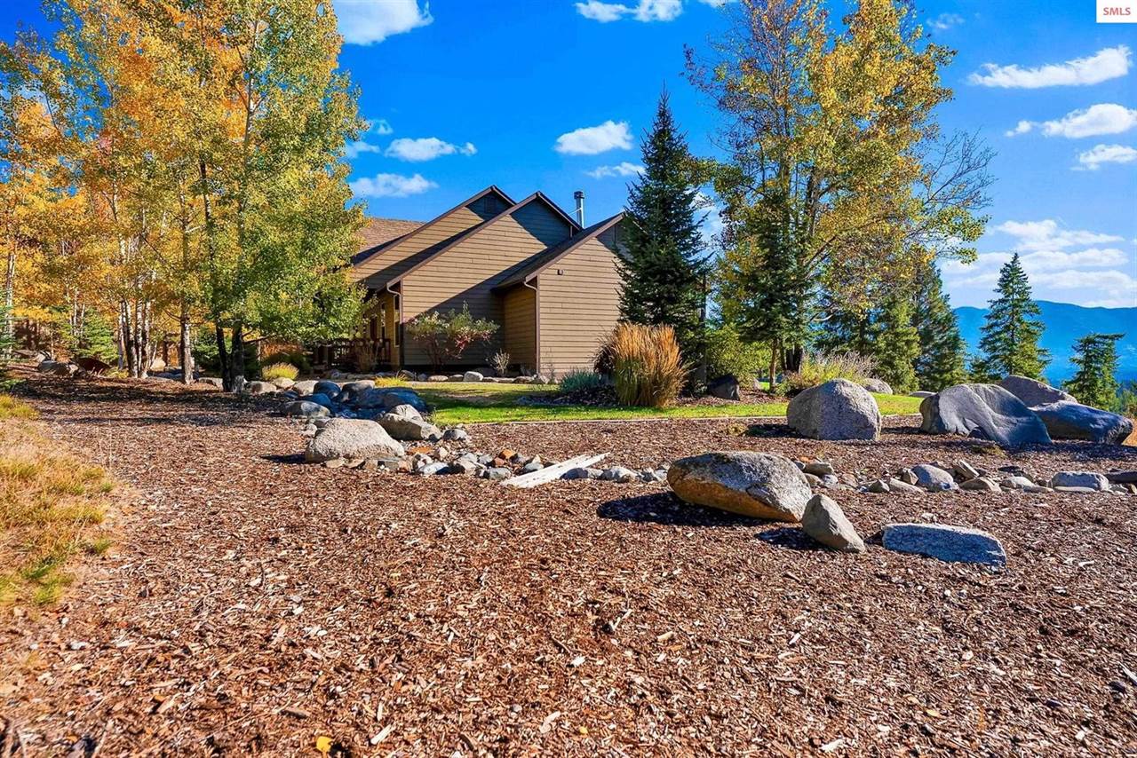 558 Grouse Hill Road, Bonners Ferry, ID 83805