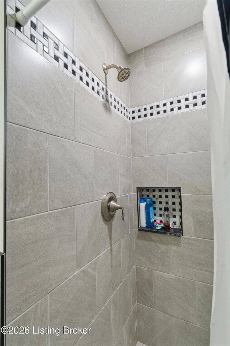 110 Ridge Pole Rd, Brandenburg, KY 40108