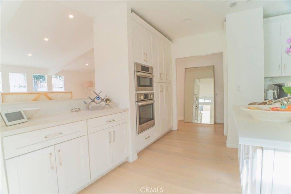 5179 Canoga, Woodland Hills, CA 91364