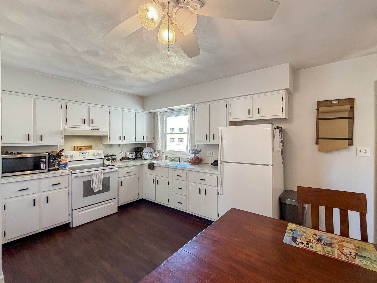 1506 South Walnut Avenue, Freeport, IL 61032