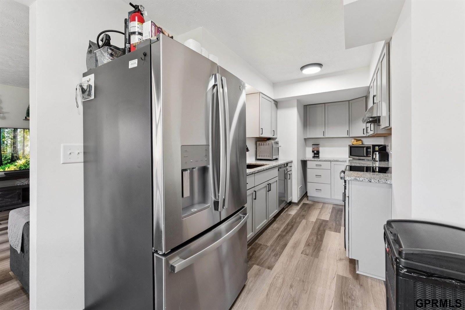 823 North 123 Court, Omaha, NE 68154