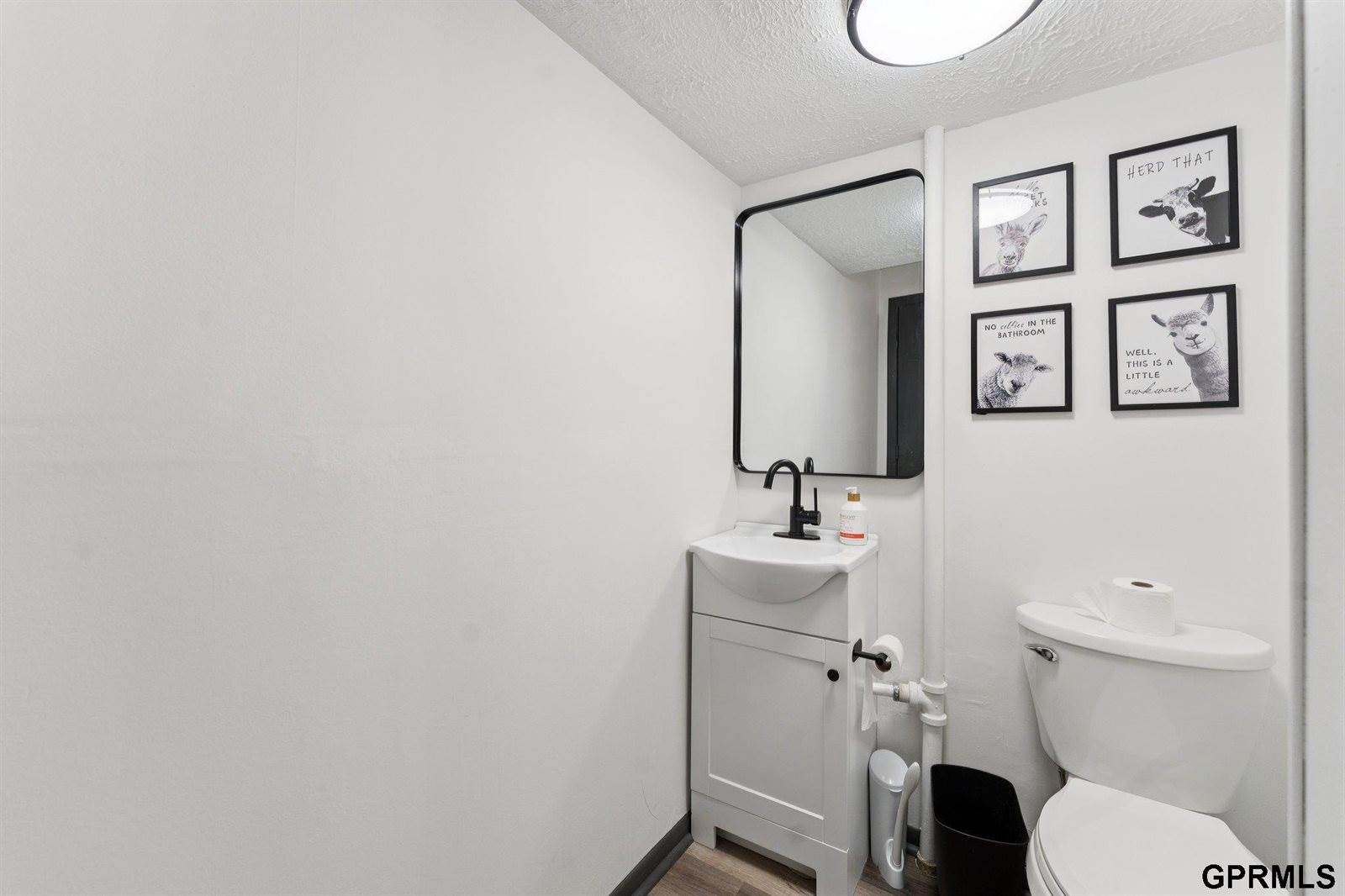 823 North 123 Court, Omaha, NE 68154