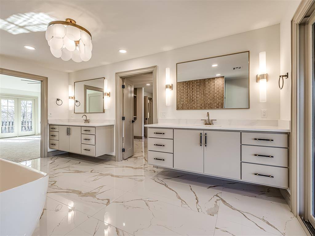 19019 Woodmere Street, Owasso, OK 74055