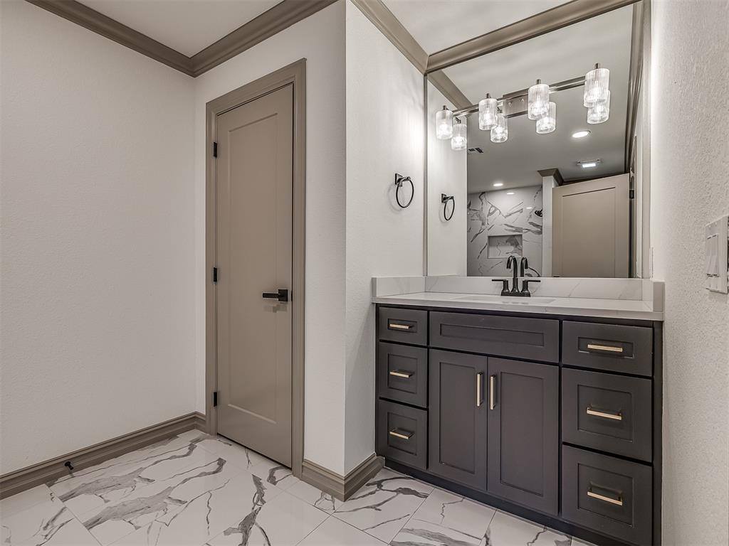 19019 Woodmere Street, Owasso, OK 74055