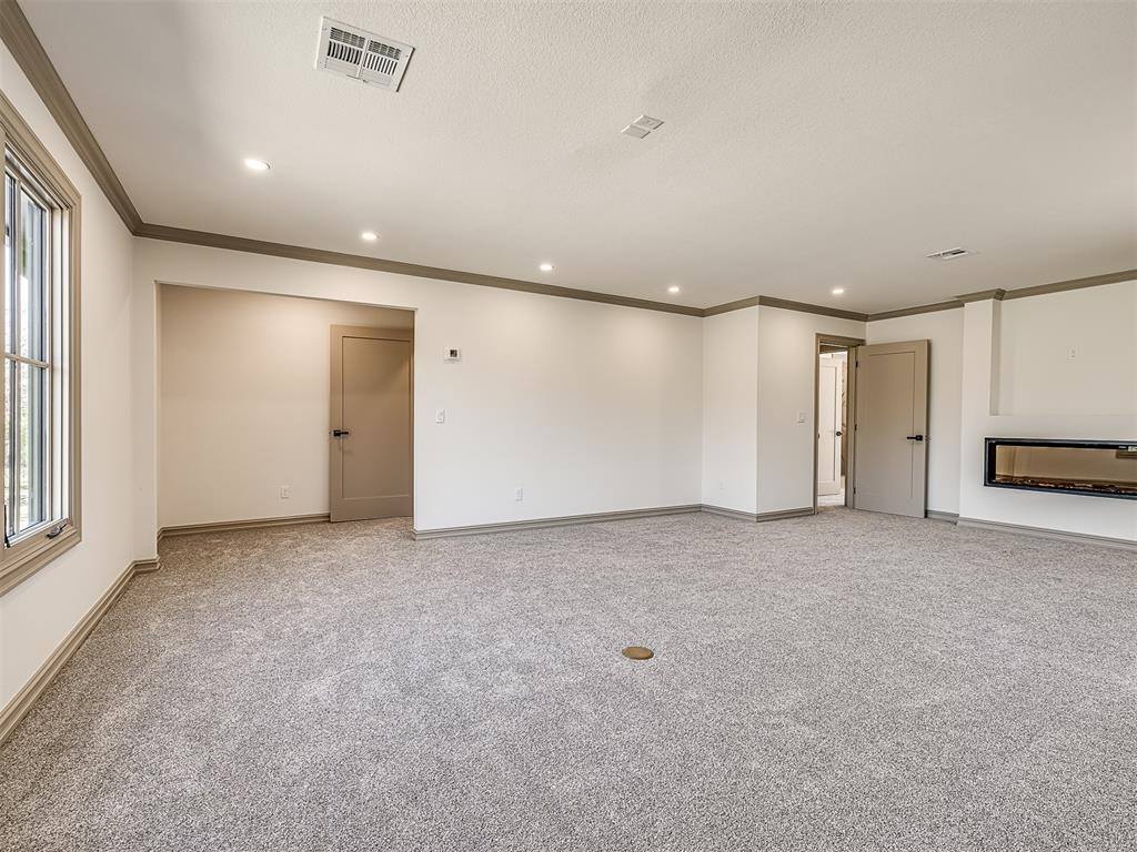 19019 Woodmere Street, Owasso, OK 74055