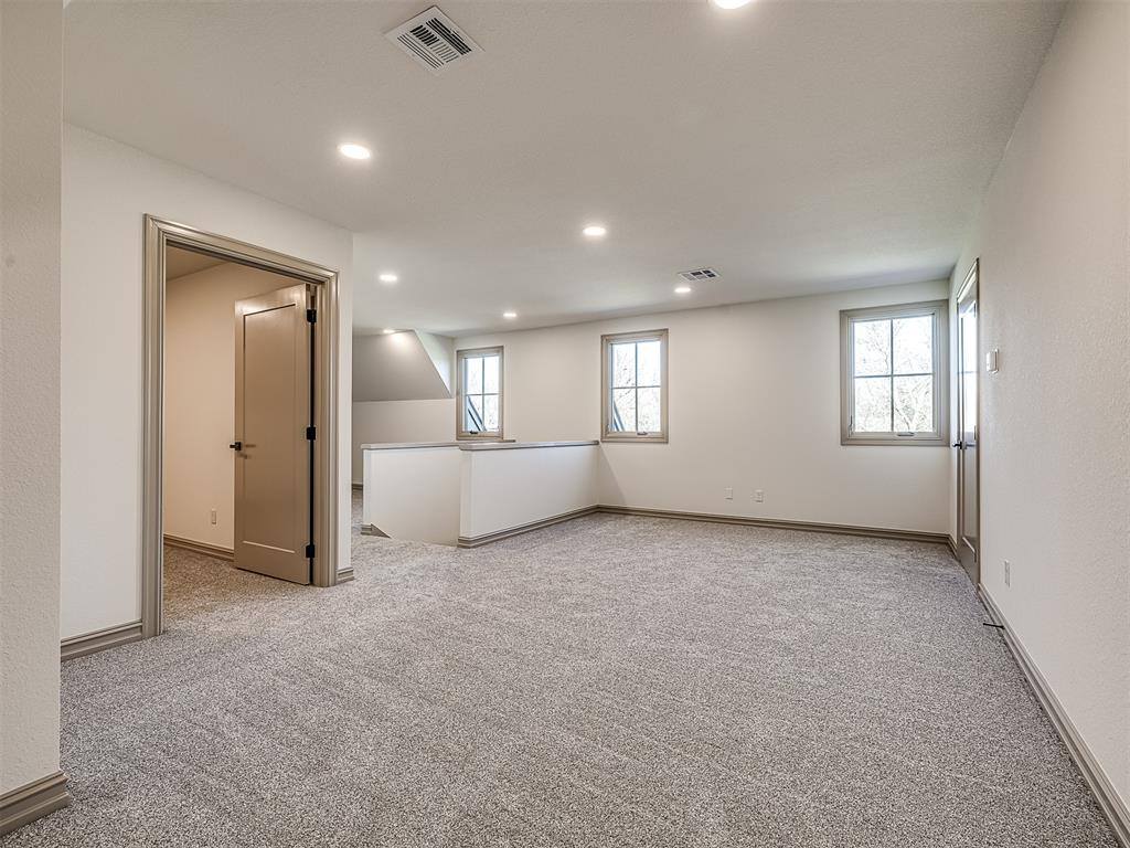 19019 Woodmere Street, Owasso, OK 74055