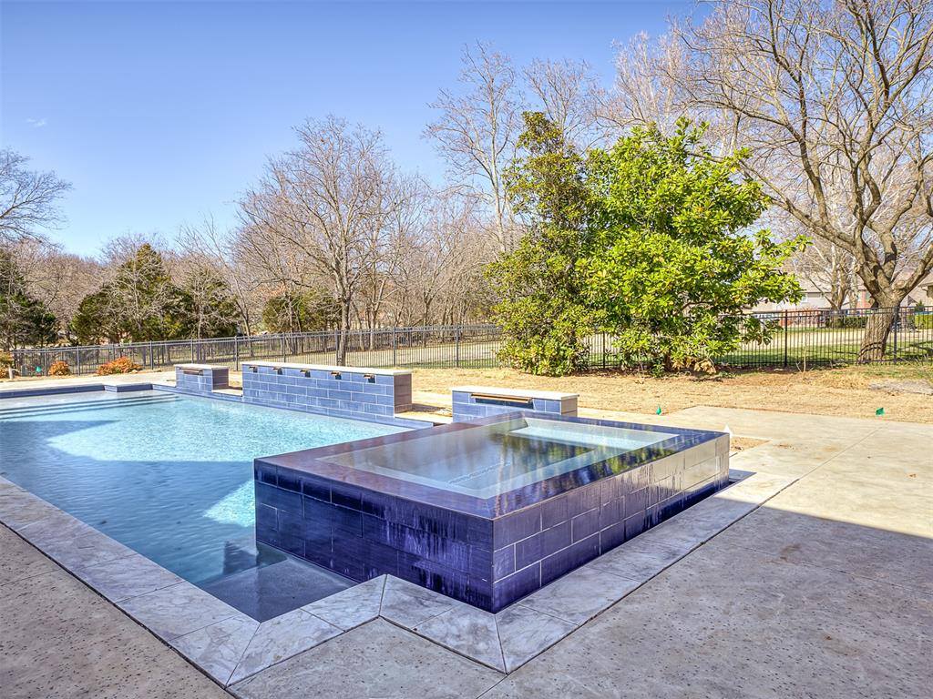 19019 Woodmere Street, Owasso, OK 74055