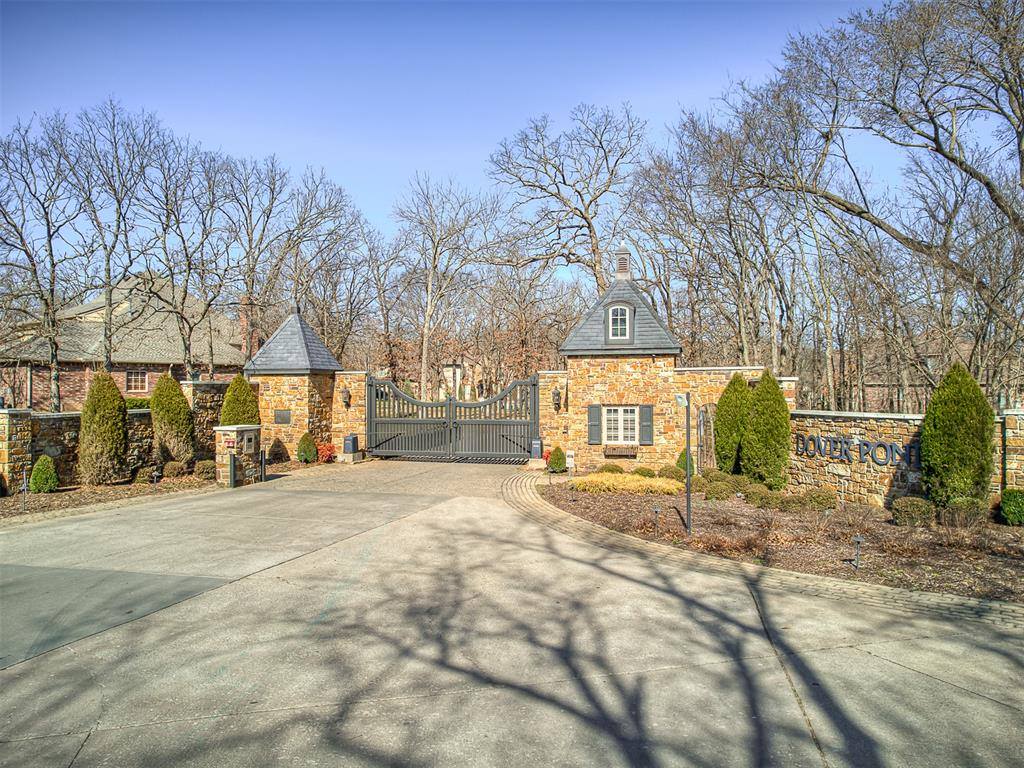 19019 Woodmere Street, Owasso, OK 74055