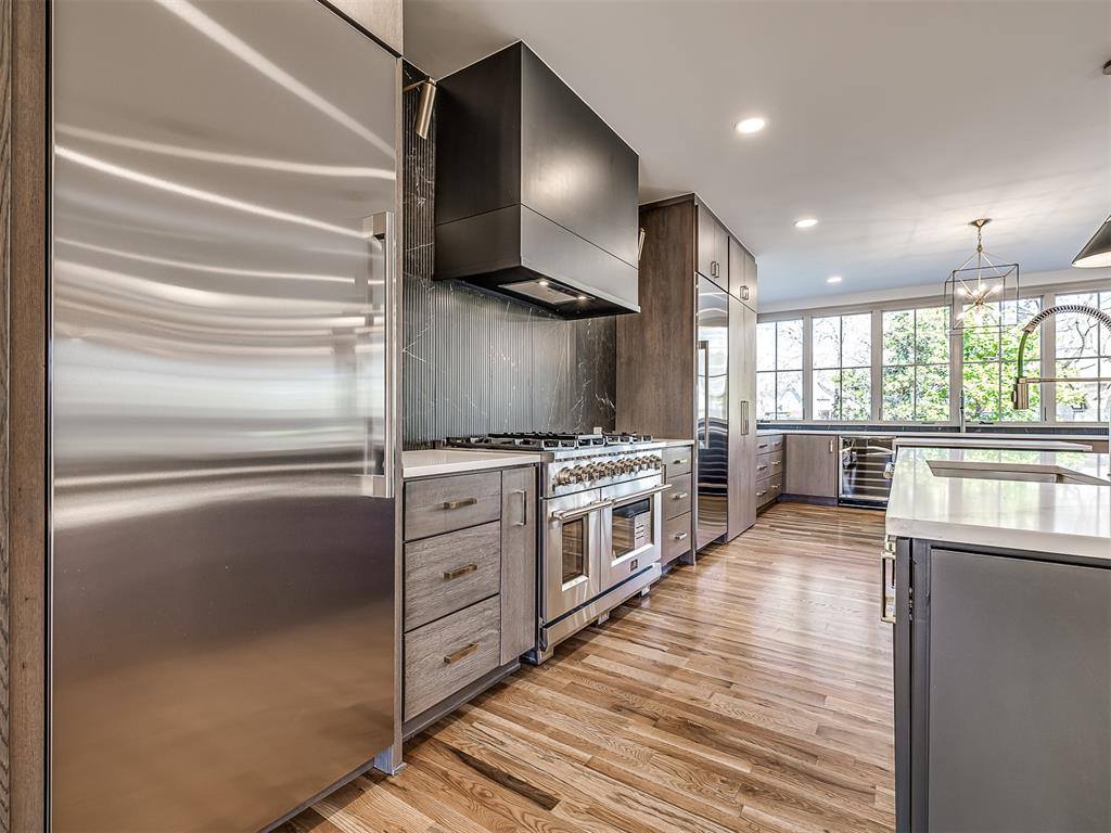 19019 Woodmere Street, Owasso, OK 74055