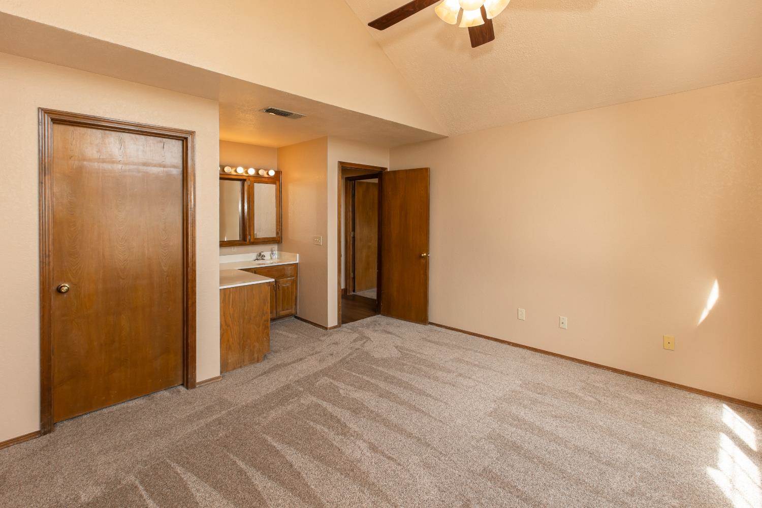 949 Delois Drive, Elkhart, KS 67950