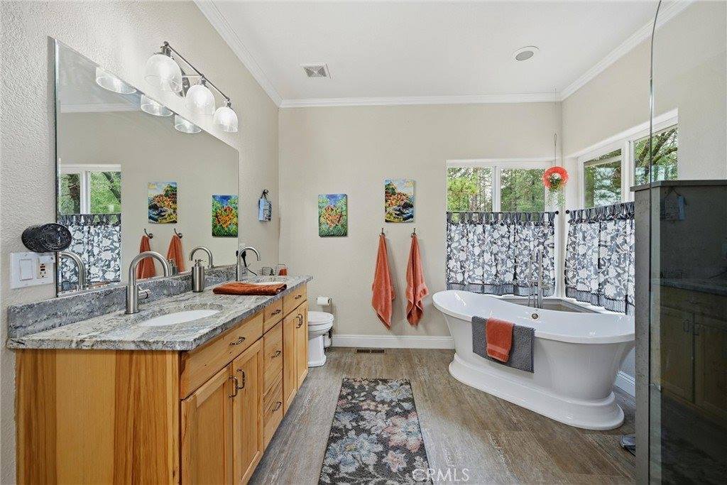 8863 Fox Drive, Cobb, CA 95426