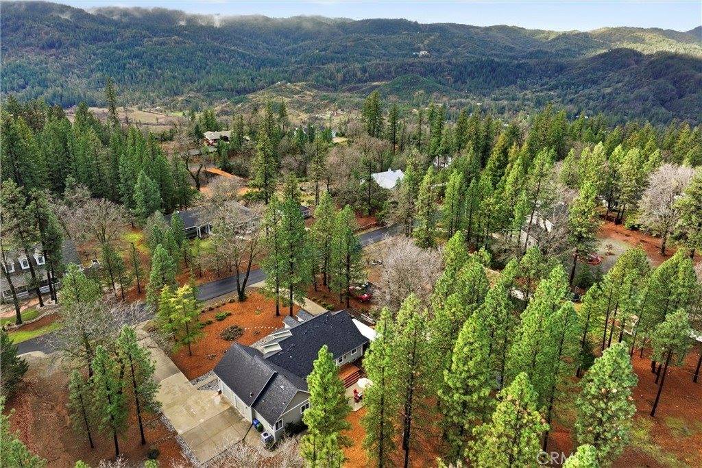 8863 Fox Drive, Cobb, CA 95426