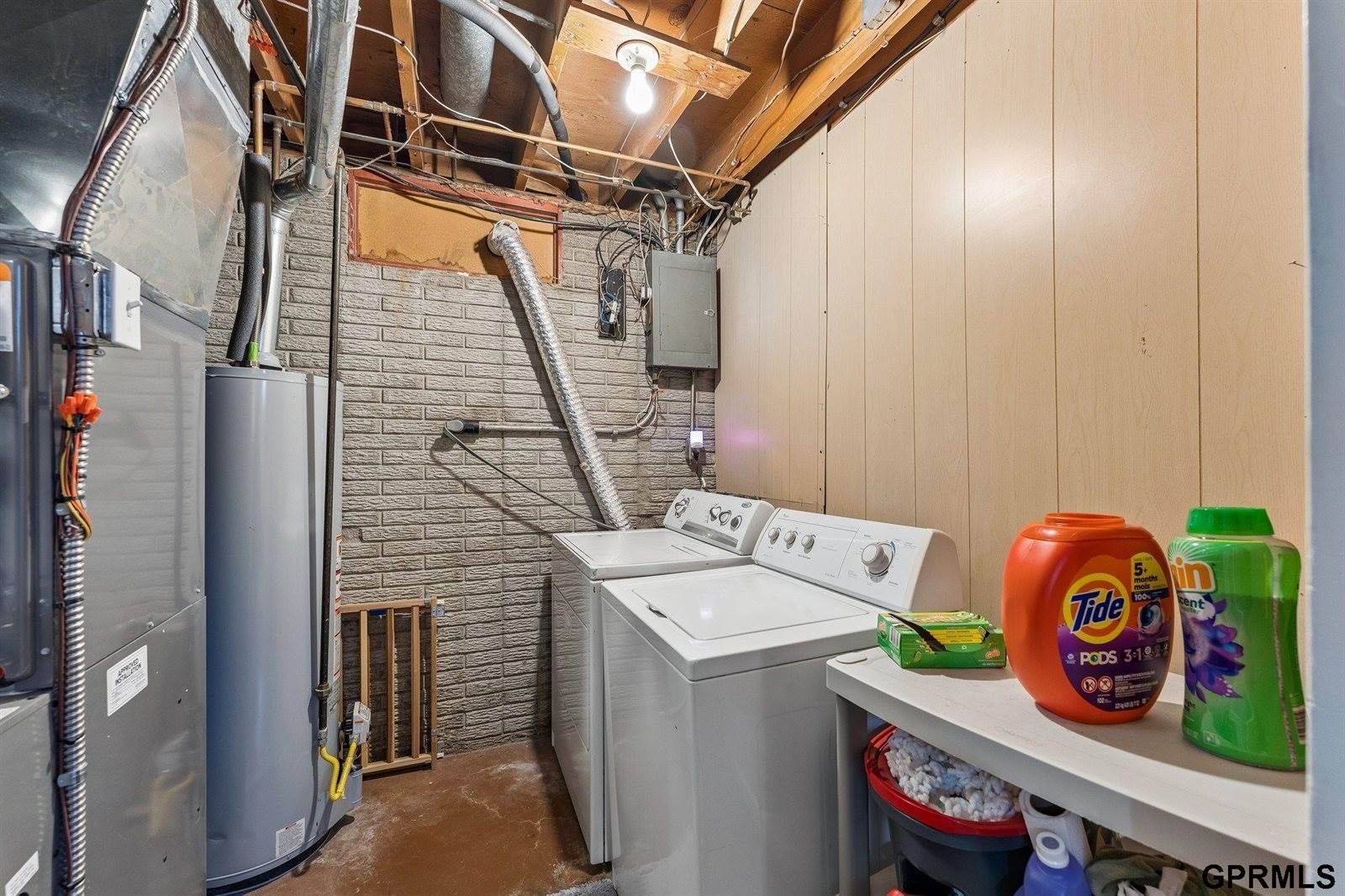 8479 Orchard Avenue, Omaha, NE 68127