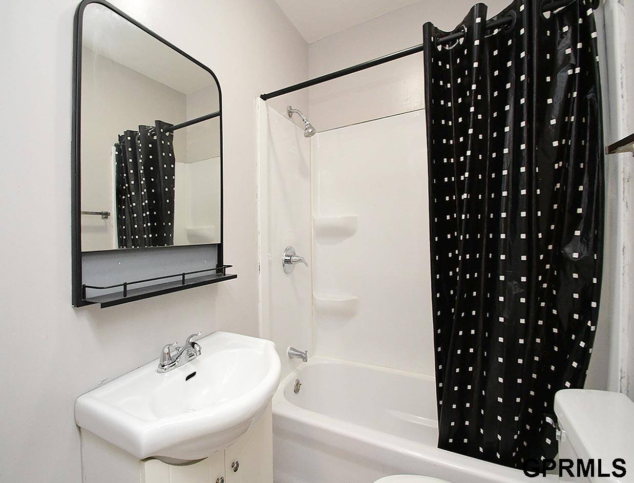 5337 North 35Th Street, Omaha, NE 68111