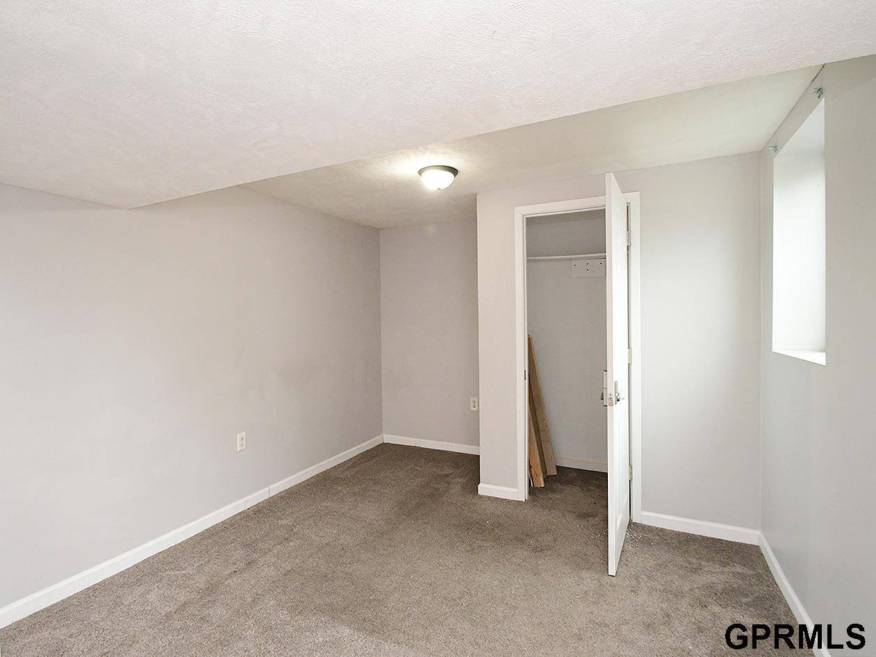 5337 North 35Th Street, Omaha, NE 68111