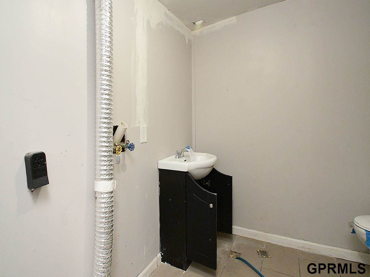 5337 North 35Th Street, Omaha, NE 68111