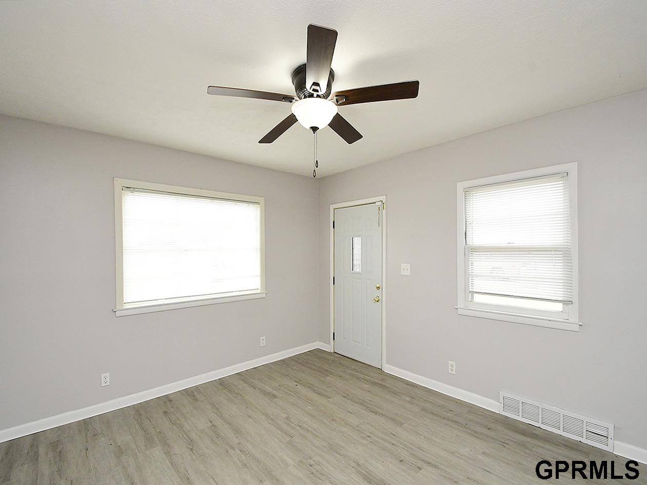 5337 North 35Th Street, Omaha, NE 68111