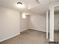 5337 North 35Th Street, Omaha, NE 68111