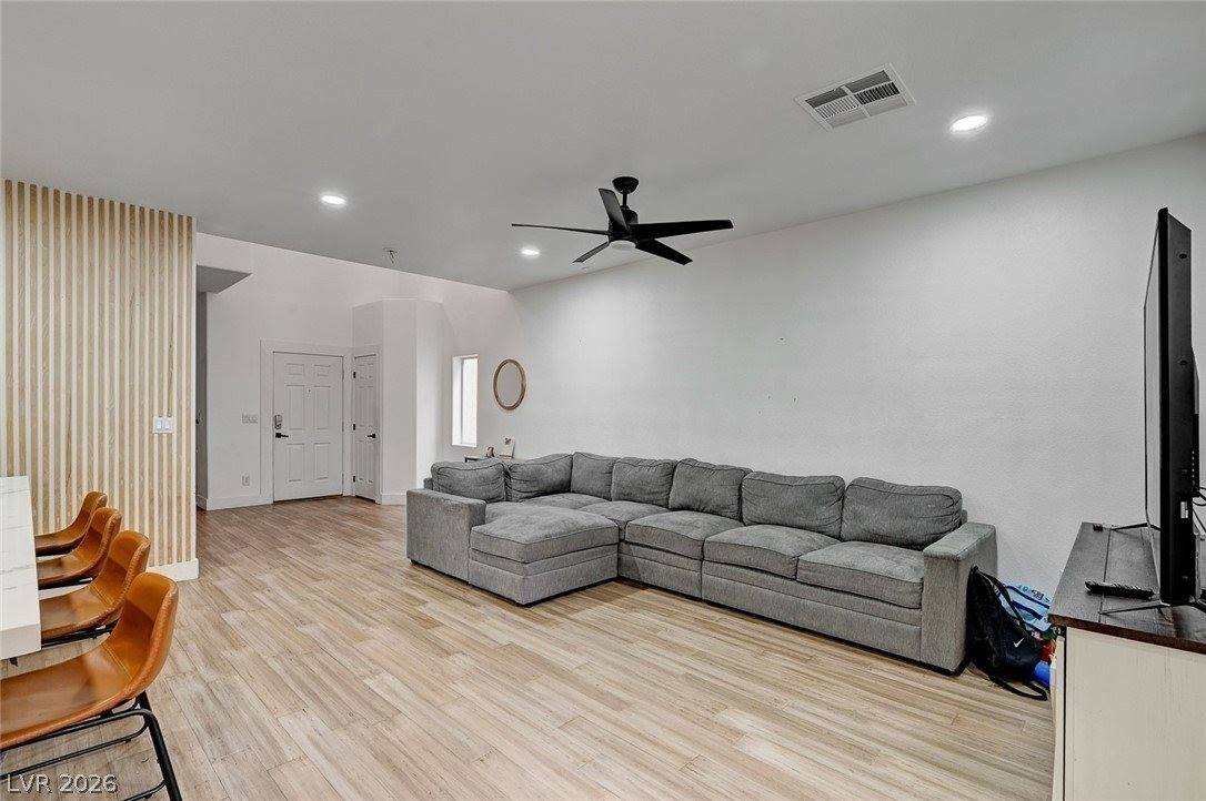 5062 Moose Falls Drive, Las Vegas, NV 89141