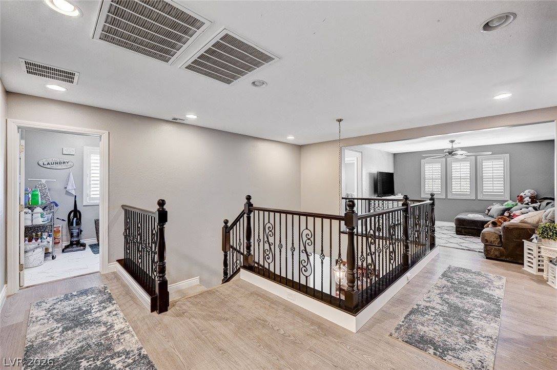 124 Nola Stream Court, Las Vegas, NV 89183