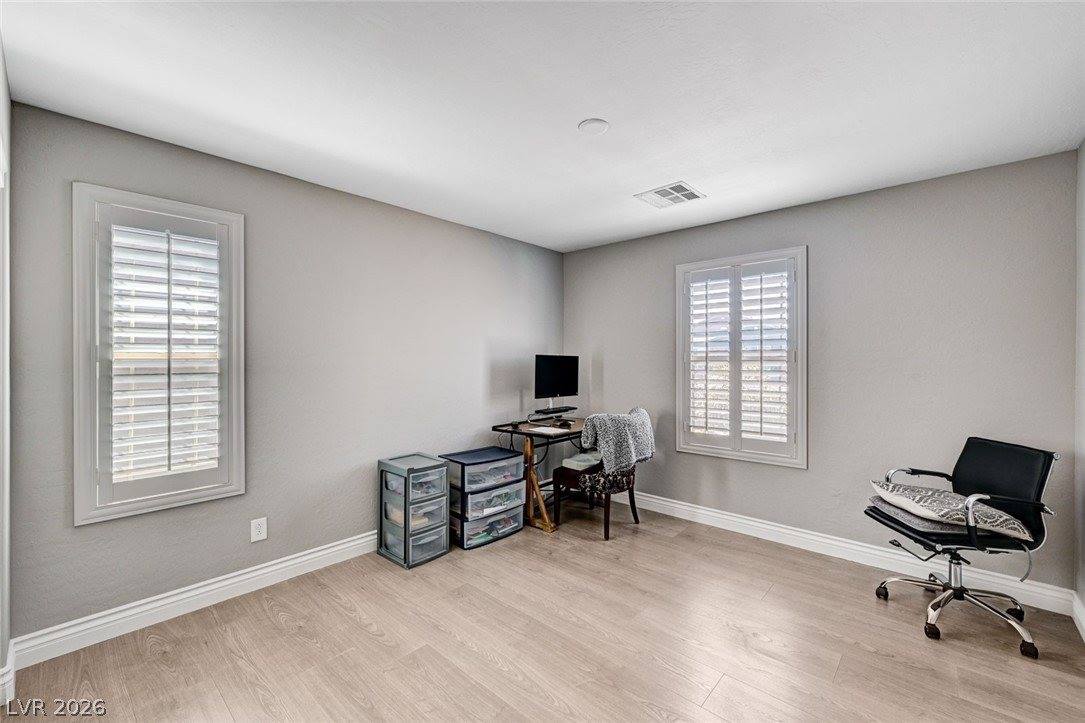 124 Nola Stream Court, Las Vegas, NV 89183