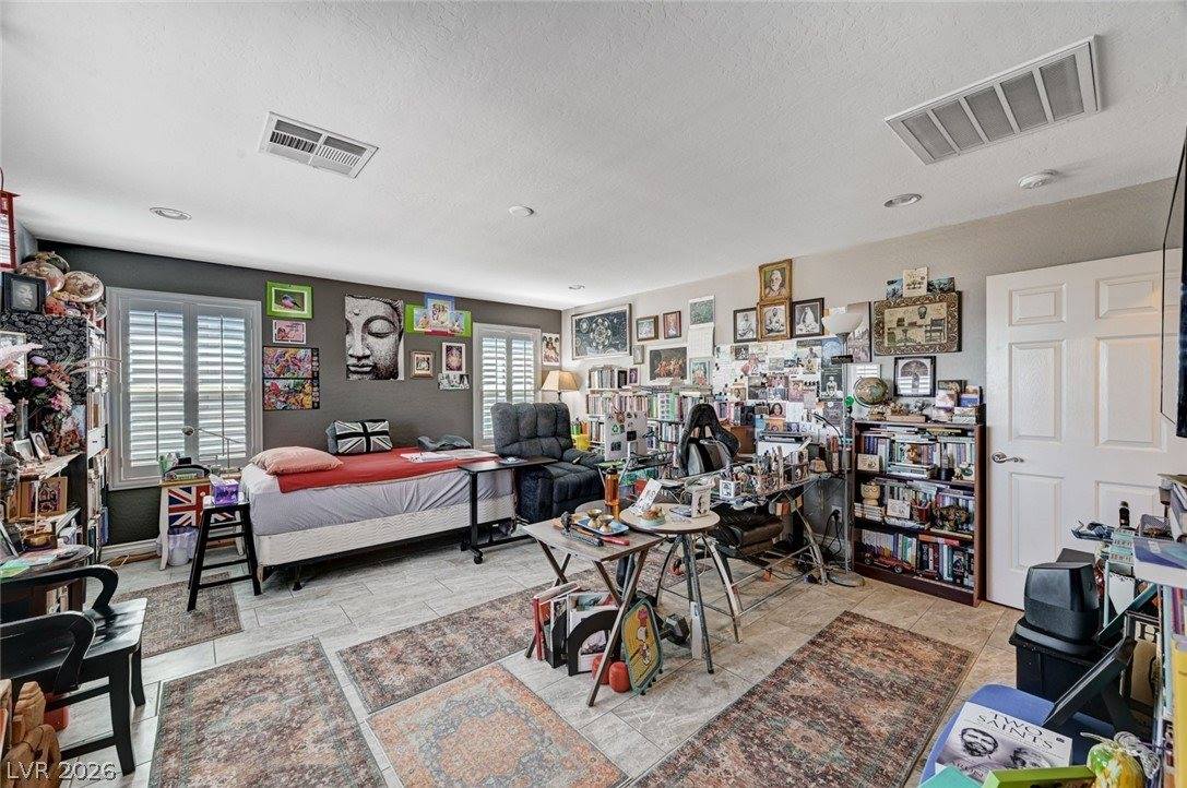 124 Nola Stream Court, Las Vegas, NV 89183