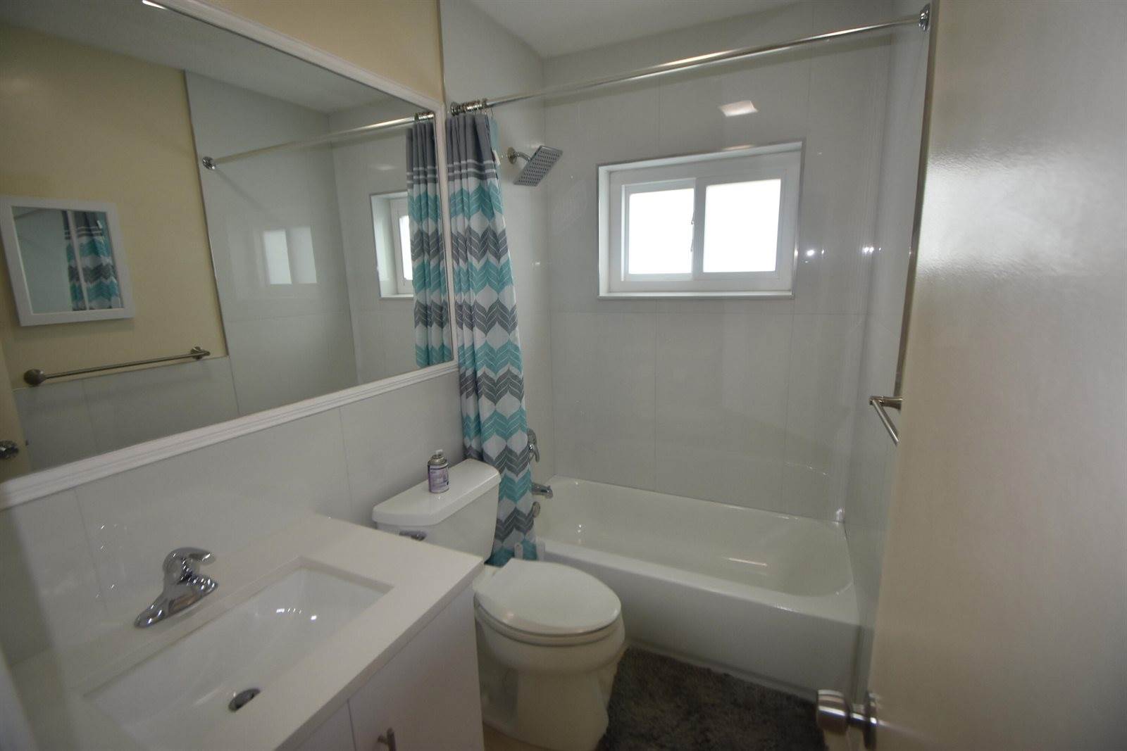 4250 NW 49th Terrace, Lauderdale Lakes, FL 33319