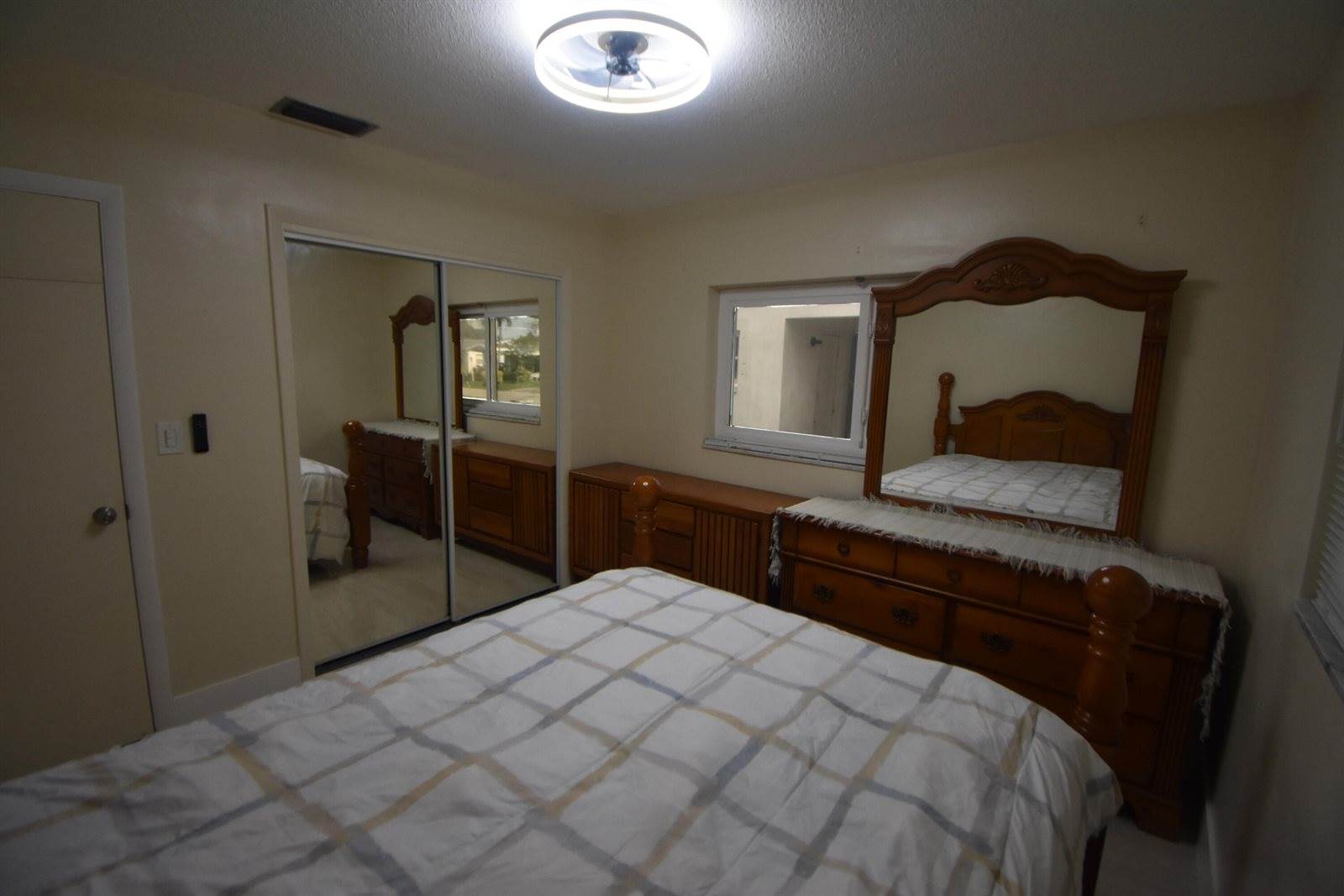 4250 NW 49th Terrace, Lauderdale Lakes, FL 33319