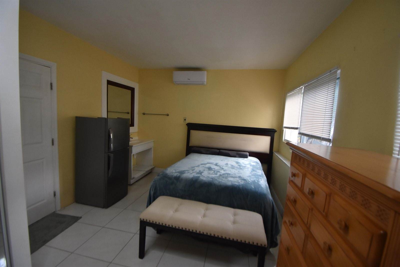 4250 NW 49th Terrace, Lauderdale Lakes, FL 33319