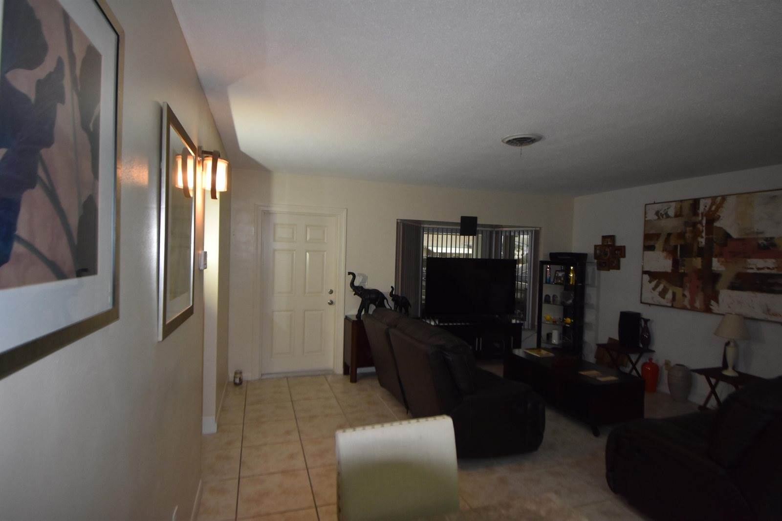 4250 NW 49th Terrace, Lauderdale Lakes, FL 33319