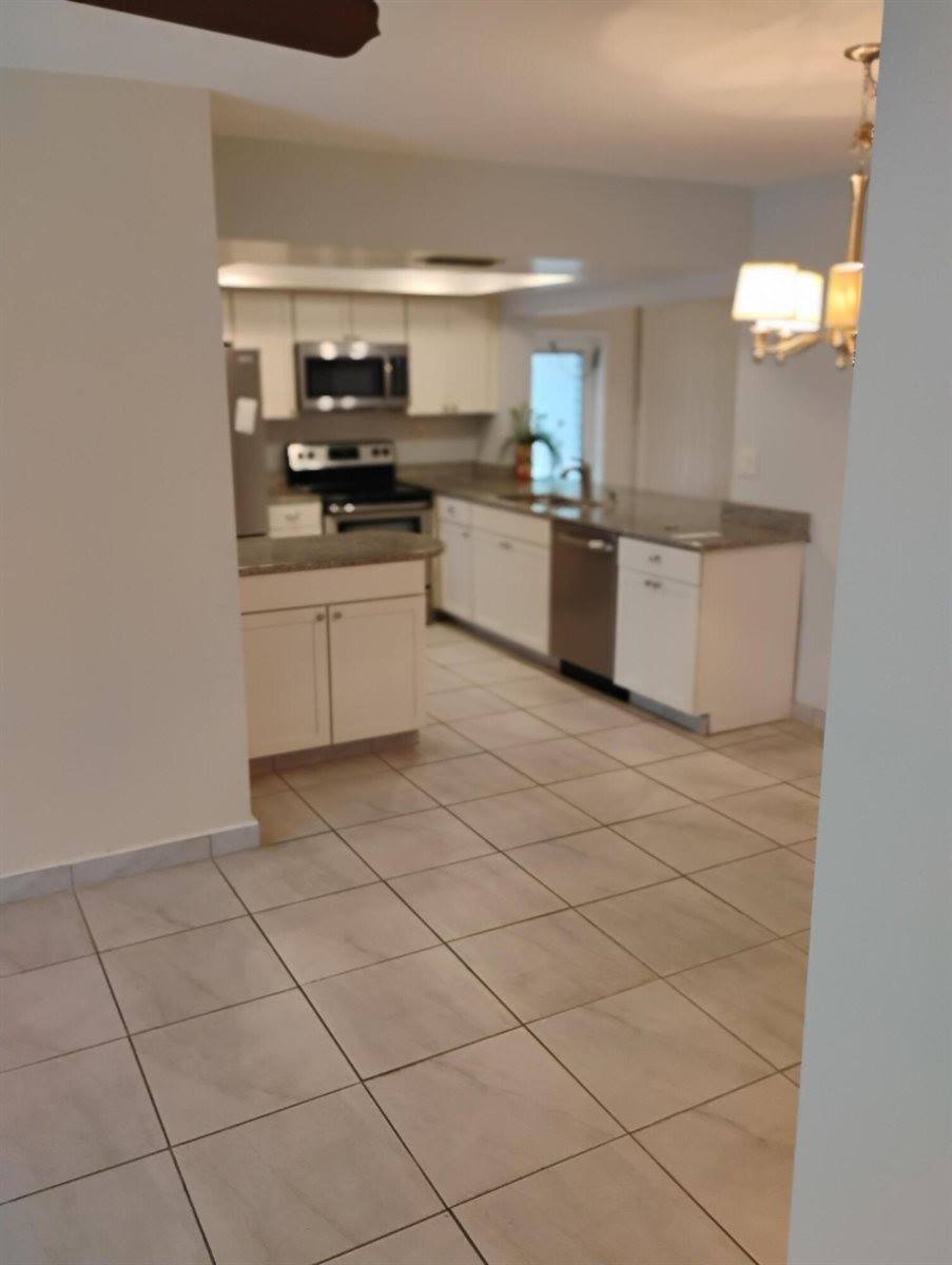 5039 NW 42 Street, Lauderdale Lakes, FL 33319