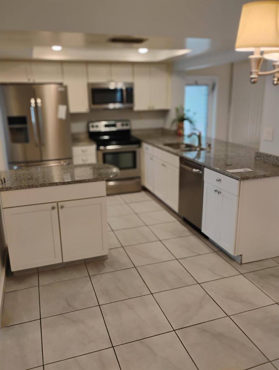 5039 NW 42 Street, Lauderdale Lakes, FL 33319