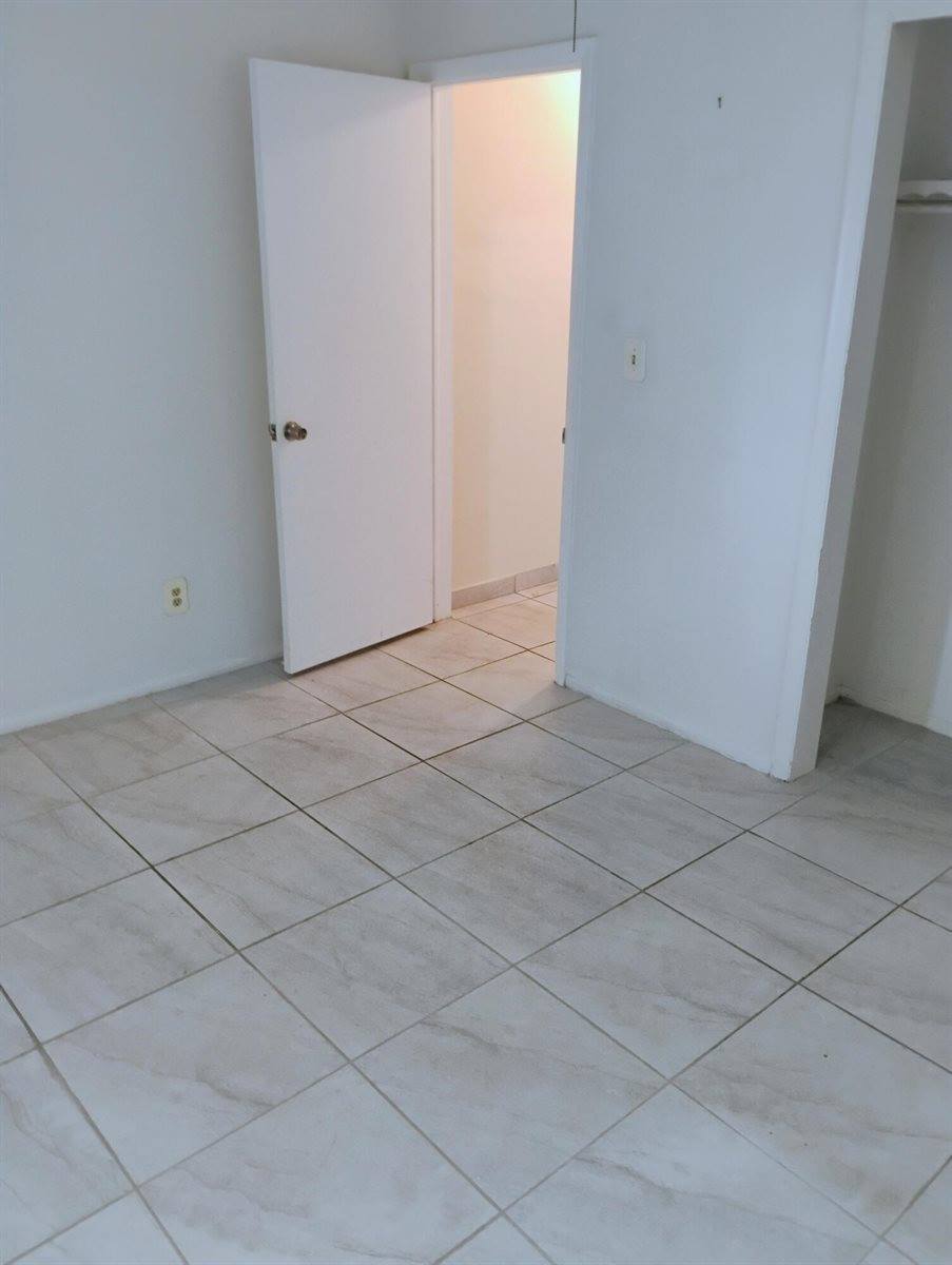 5039 NW 42 Street, Lauderdale Lakes, FL 33319