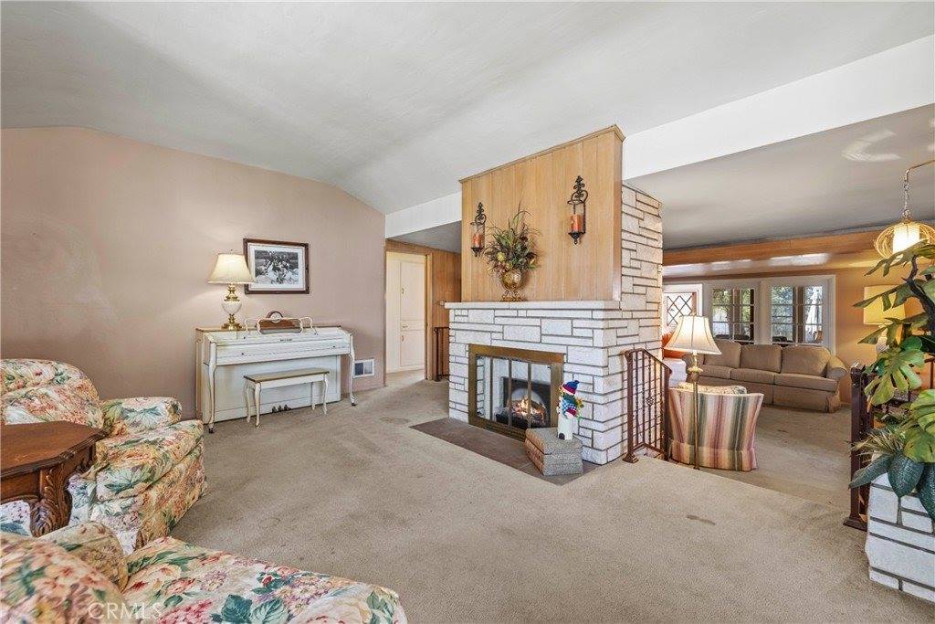 1809 North Fairview, Burbank, CA 91505