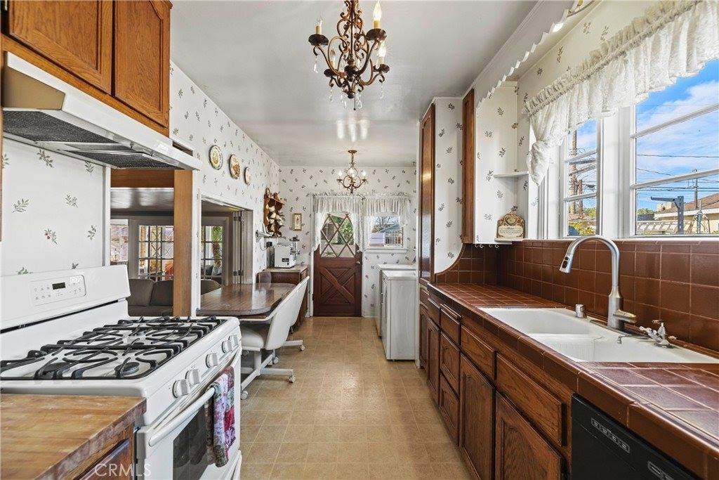 1809 North Fairview, Burbank, CA 91505