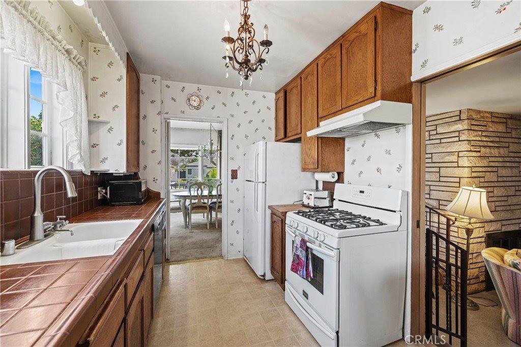 1809 North Fairview, Burbank, CA 91505