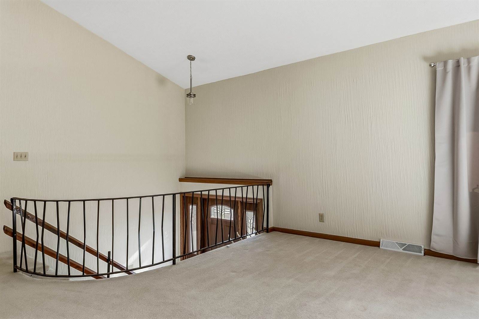 4301 45th Avenue, Rock Island, IL 61201