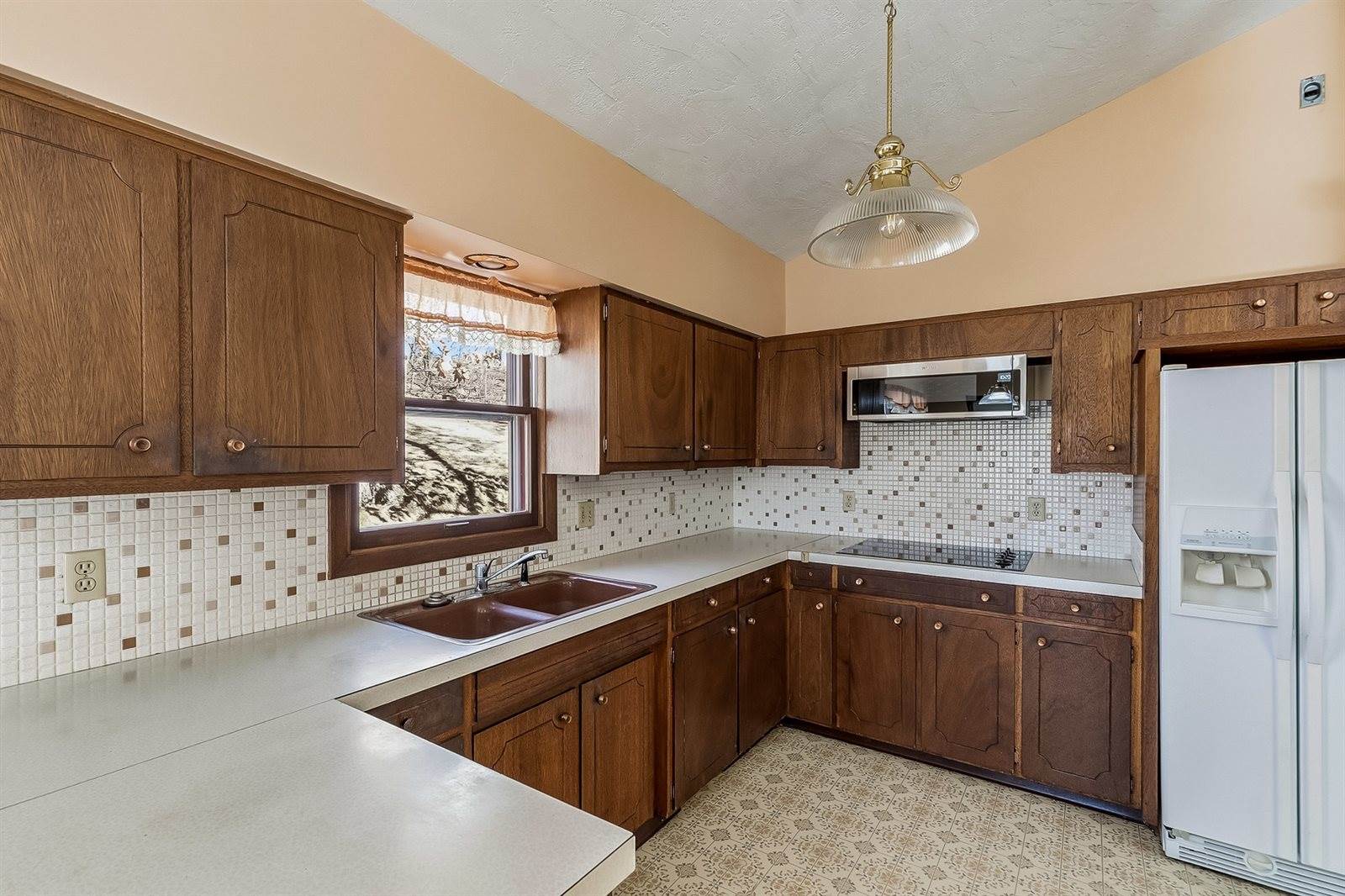 4301 45th Avenue, Rock Island, IL 61201