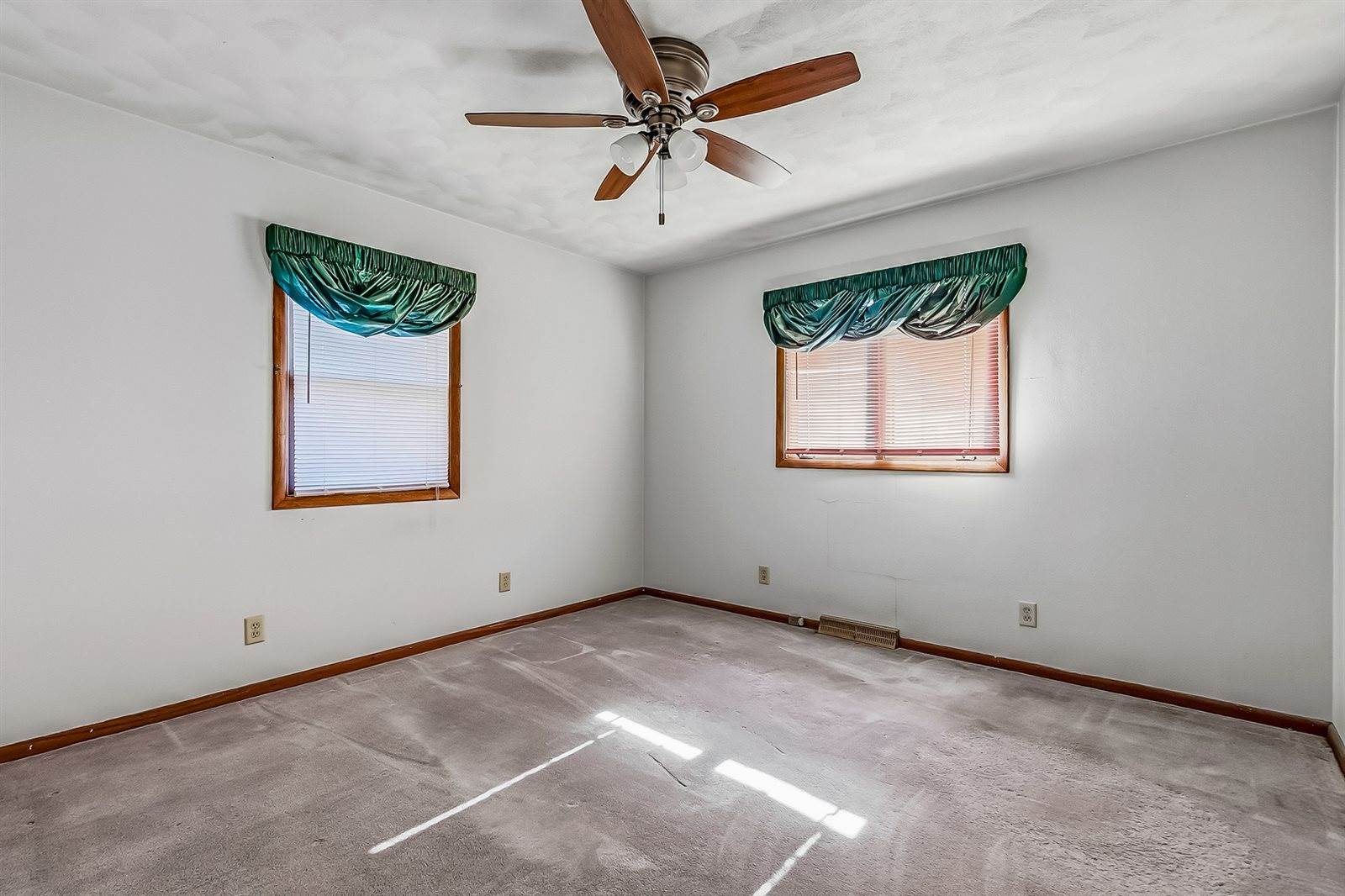 4301 45th Avenue, Rock Island, IL 61201