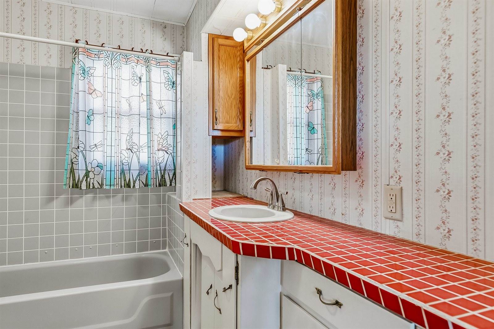 4301 45th Avenue, Rock Island, IL 61201