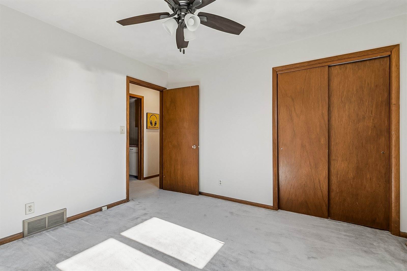 4301 45th Avenue, Rock Island, IL 61201