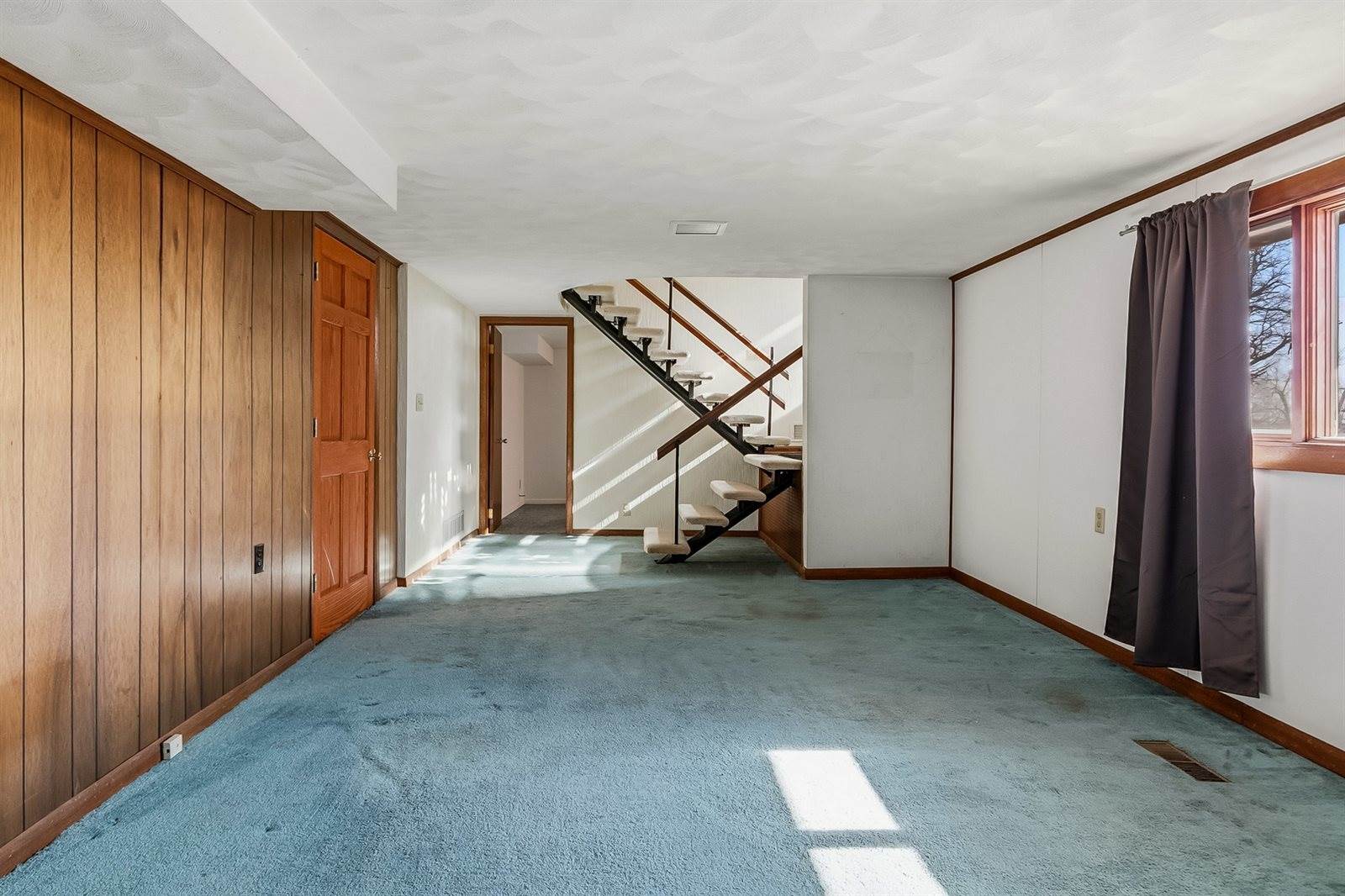 4301 45th Avenue, Rock Island, IL 61201