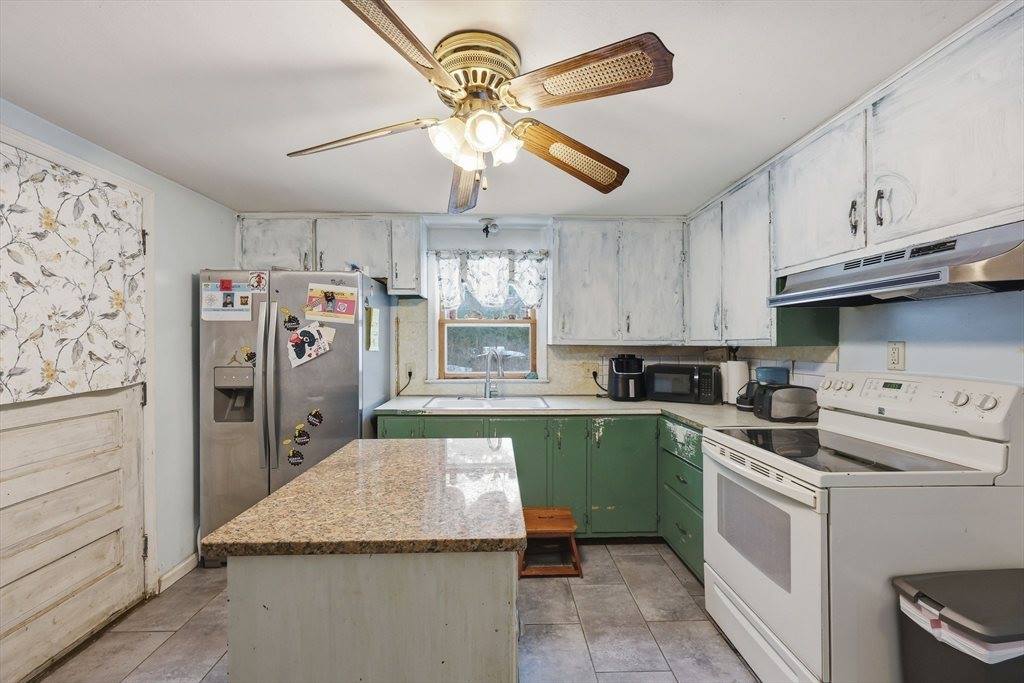 645 Alden St, Ludlow, MA 01056