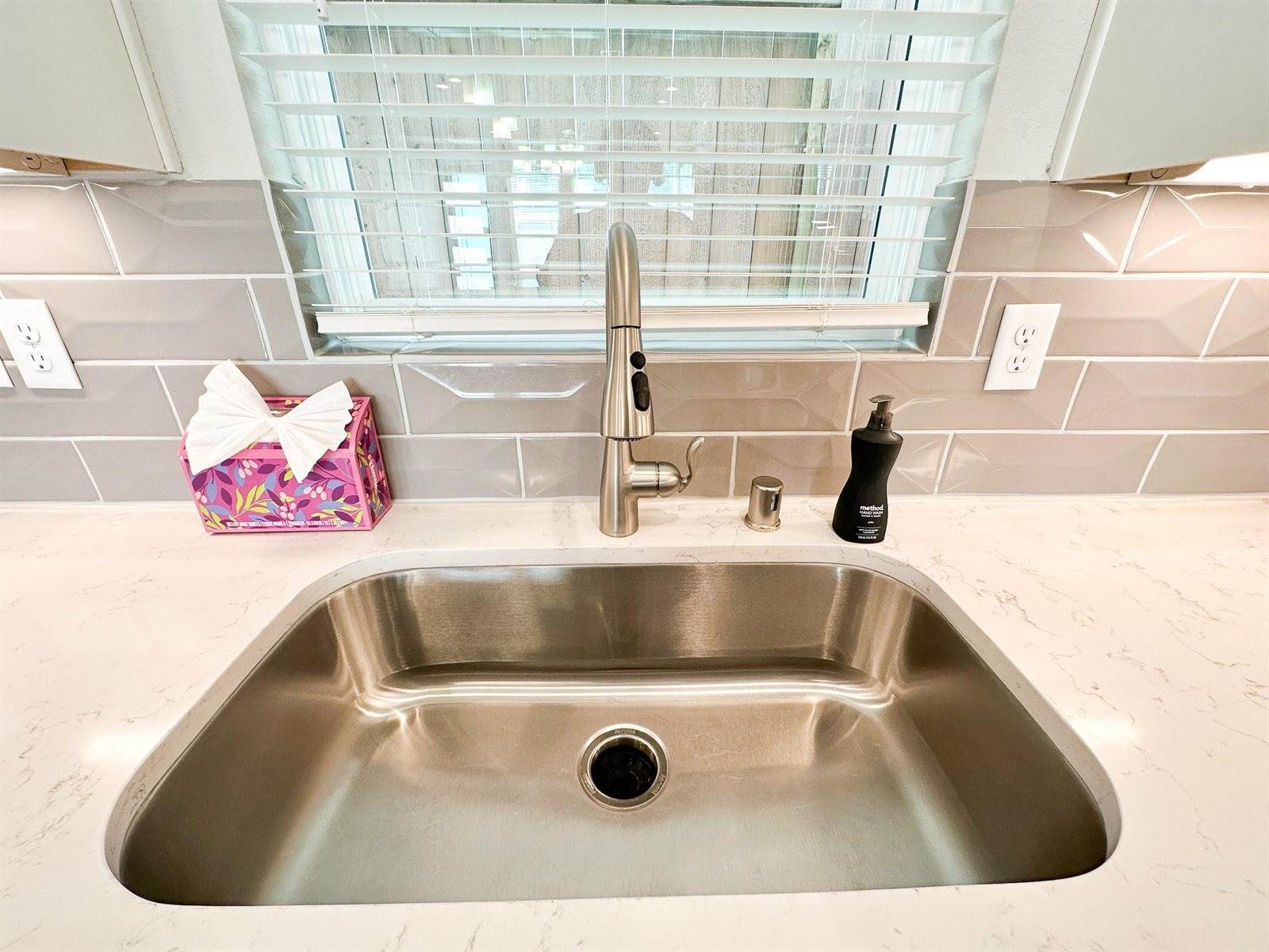 9007 Lonestar Creekbend Lane, Houston, TX 77080