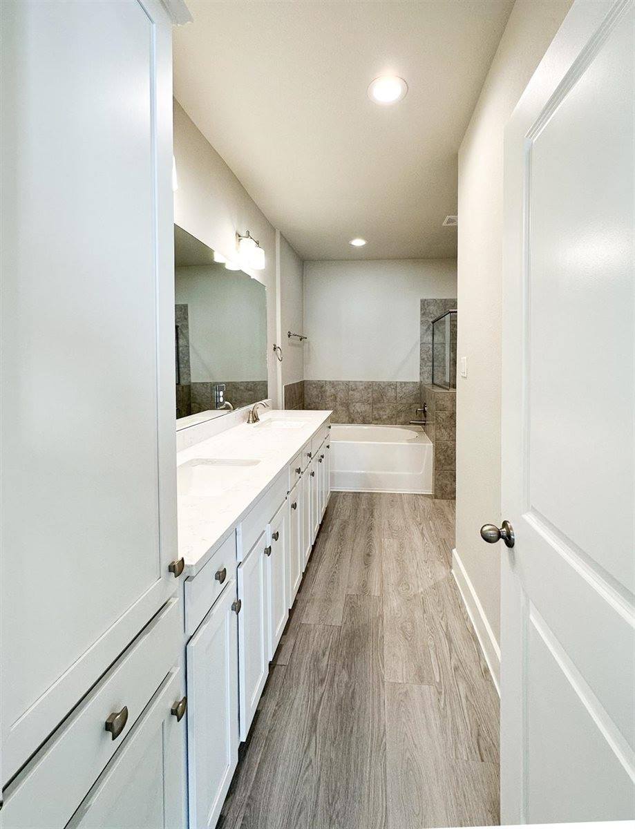 9007 Lonestar Creekbend Lane, Houston, TX 77080