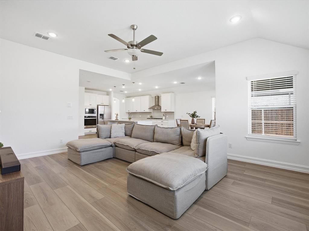 769 Brozgold Avenue, Midlothian, TX 76065