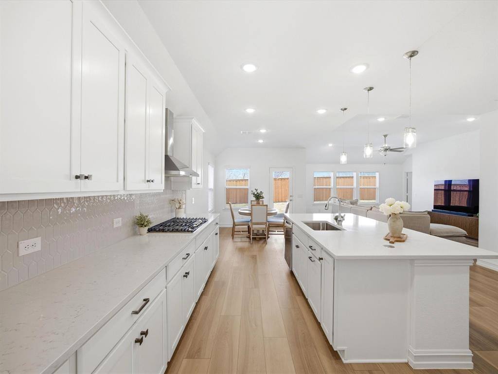 769 Brozgold Avenue, Midlothian, TX 76065