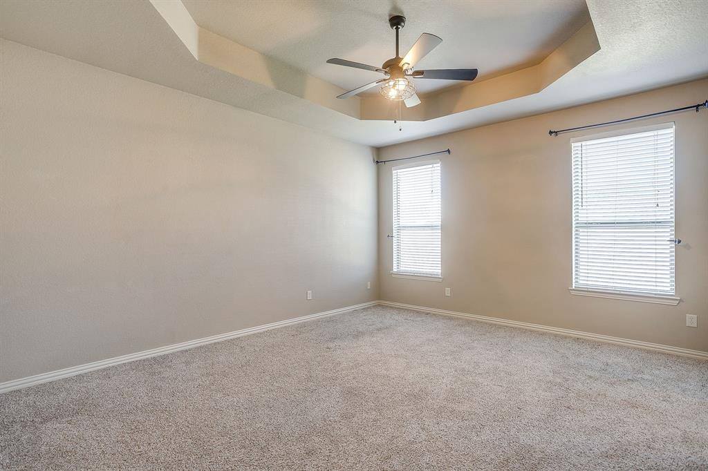 912 Robbins Way, Saginaw, TX 76179