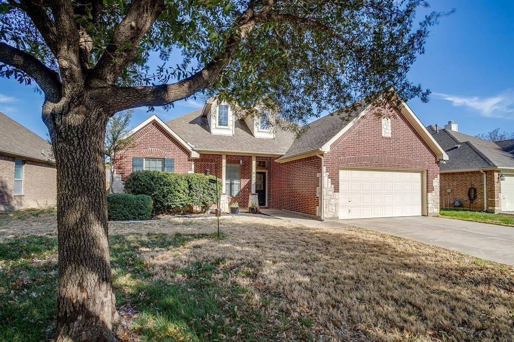 912 Robbins Way, Saginaw, TX 76179