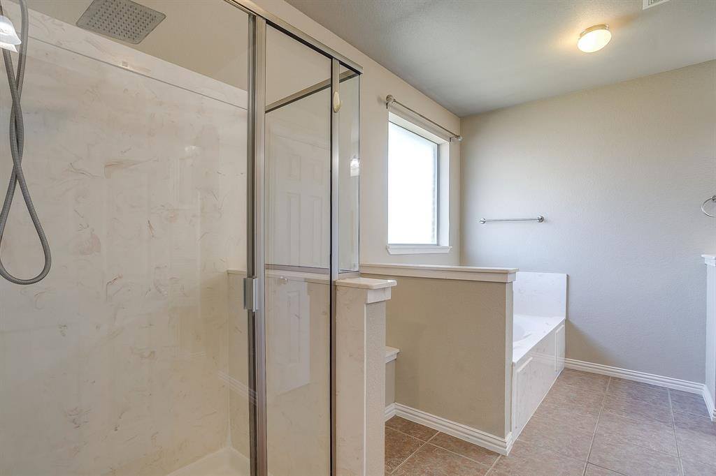 912 Robbins Way, Saginaw, TX 76179
